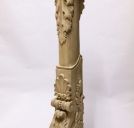 Столб из лиственницы для лестниц резьбовой