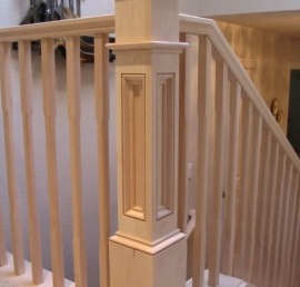 Столб из лиственницы для лестниц